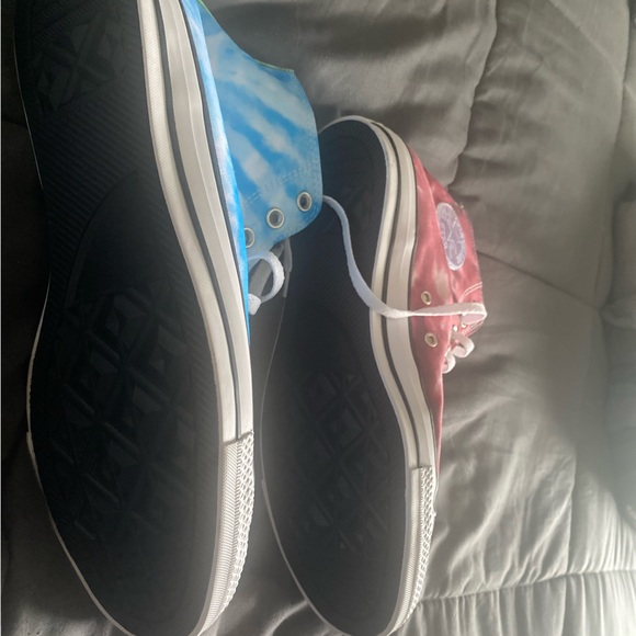 ~Converse High Top Sneakers~ - Picture 5 of 8